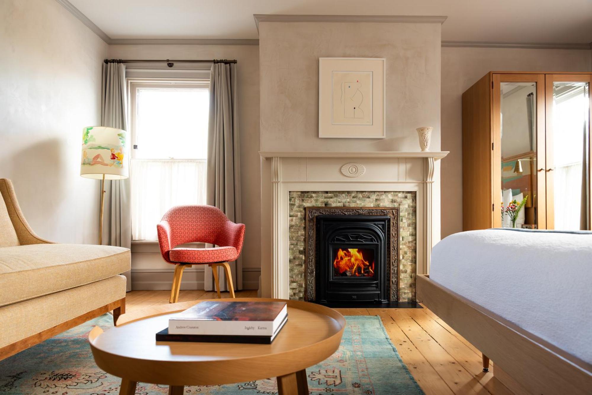 Kinsley Hotel